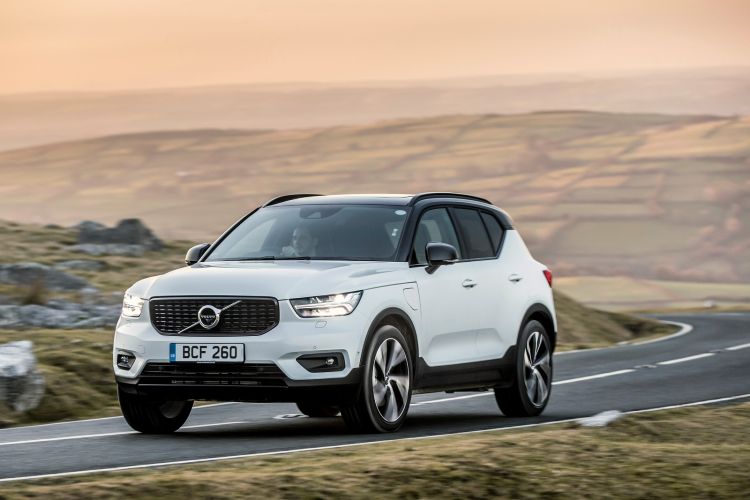 Volvoxc40-thumb (1)