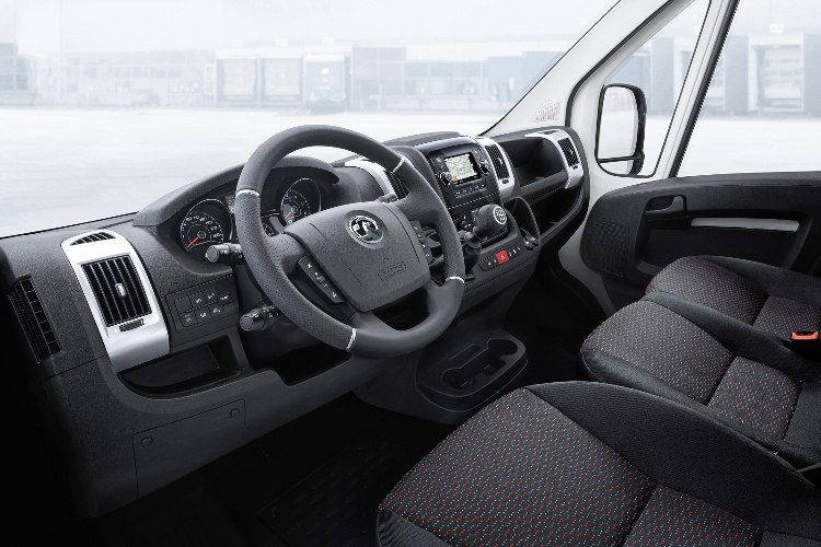 Vauxhall-Movano-2022-interior