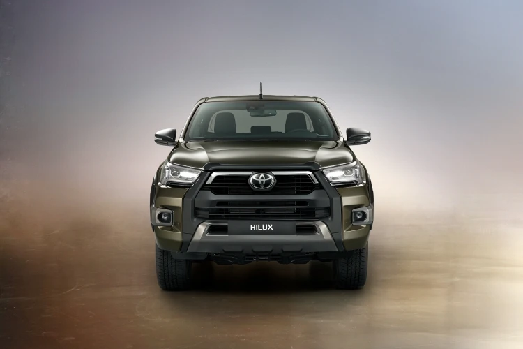 Toyota-hilux-front