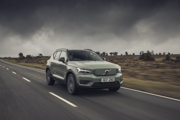 09. top-10-easiest-cars-to-drive-volvo-xc40