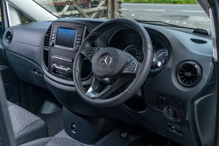 Mercedes-Benz-eVito-Suburban-Equipment