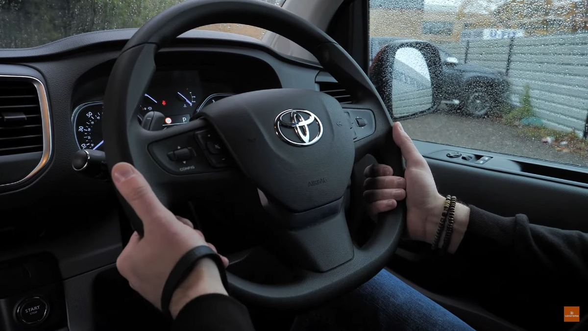 toyota-proace-steering-wheel
