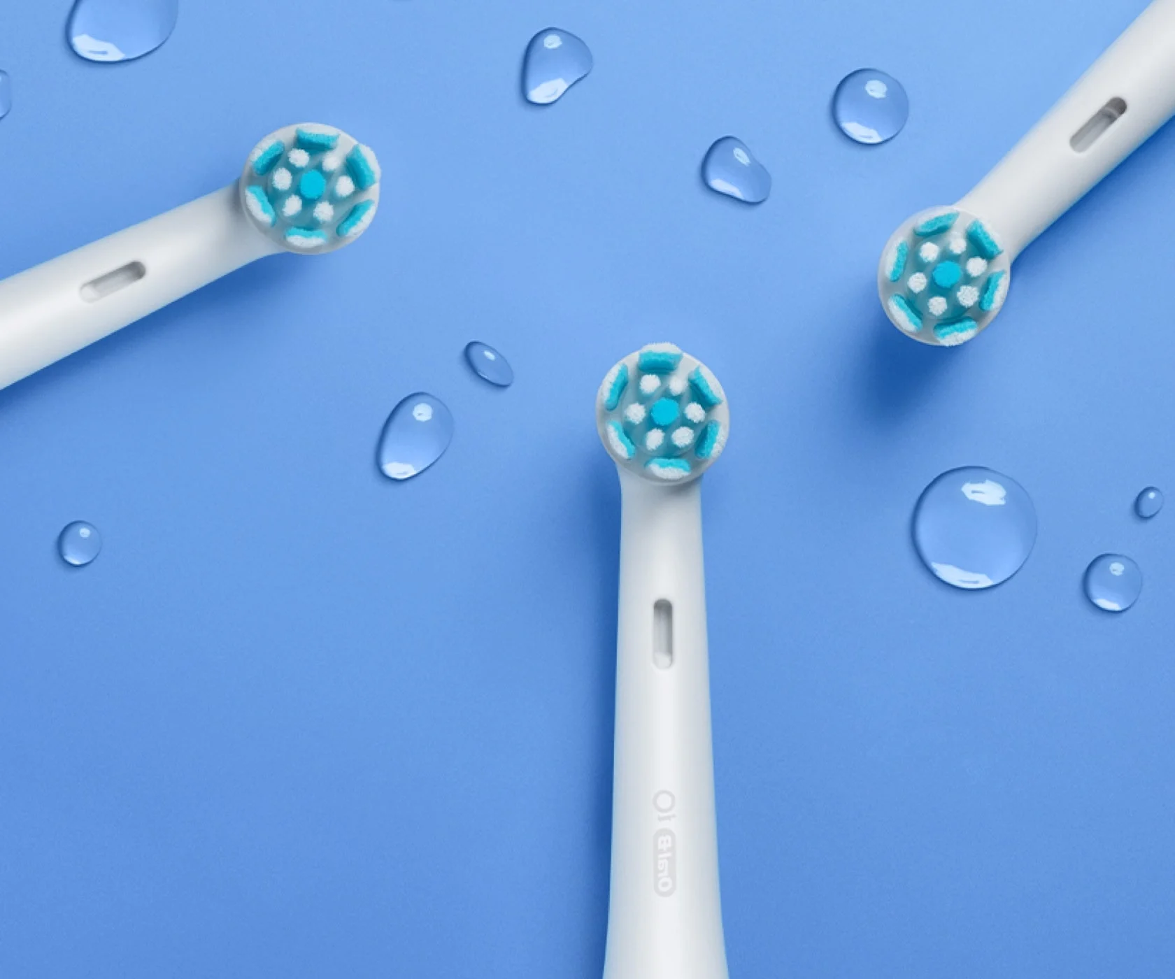 Oral-B iO Ultimate Clean siyah seyahat kutulu yedek fırça başlıkları 