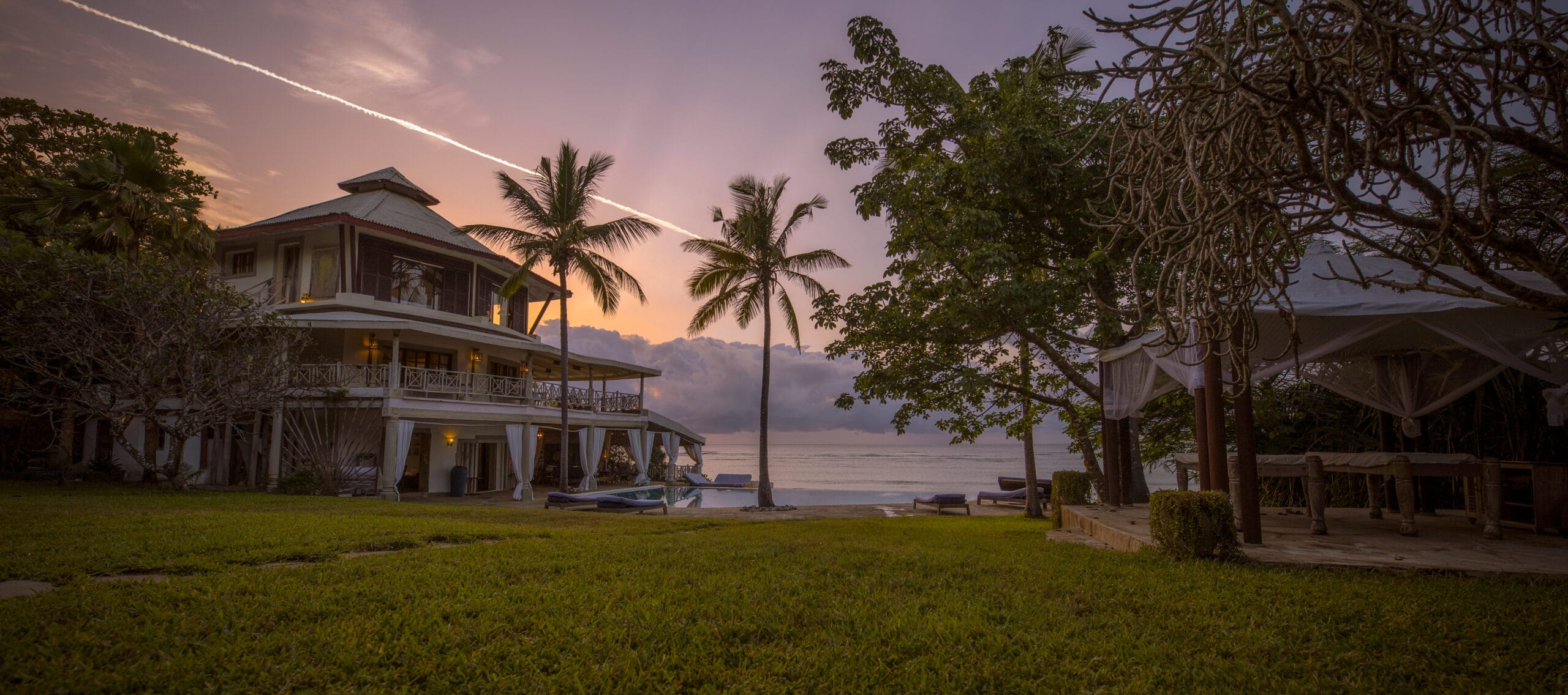 Sunrise Cliff, Alfajiri Villa