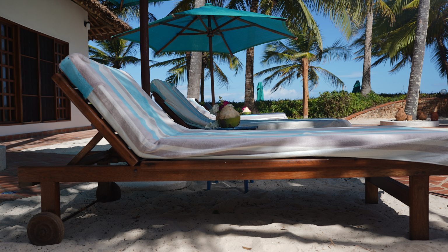 Sun bed Asha Boutique Hotel, Diani Beach Kenya