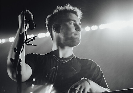sam fender 2025