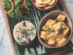 Quorn Curry with Rice and Peas