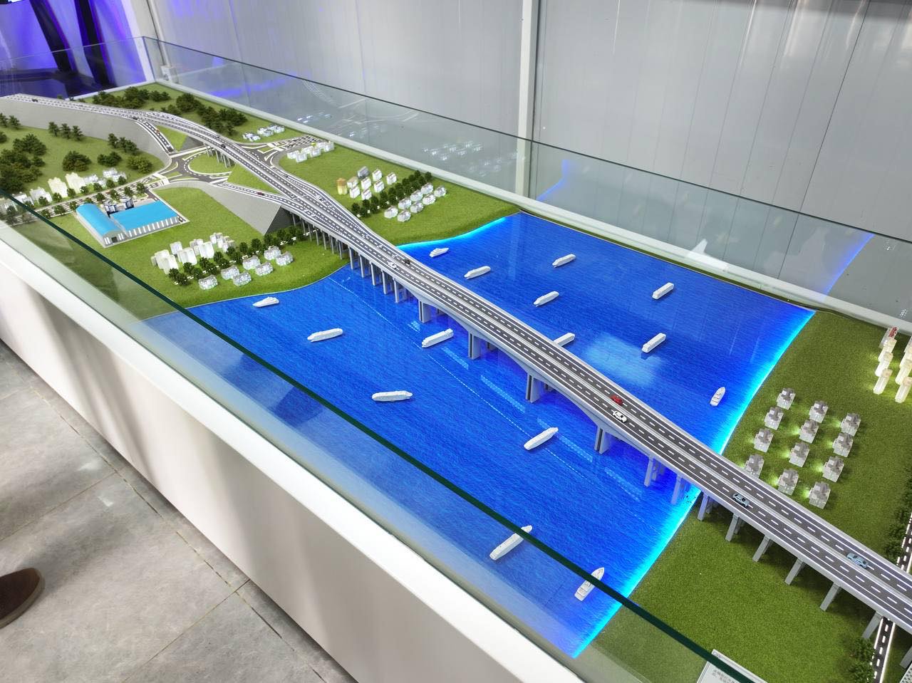 Image 1 for Dei Edth–Thmor Kor Mekong River Bridge Near 50% Completion, Running Ahead of Schedule