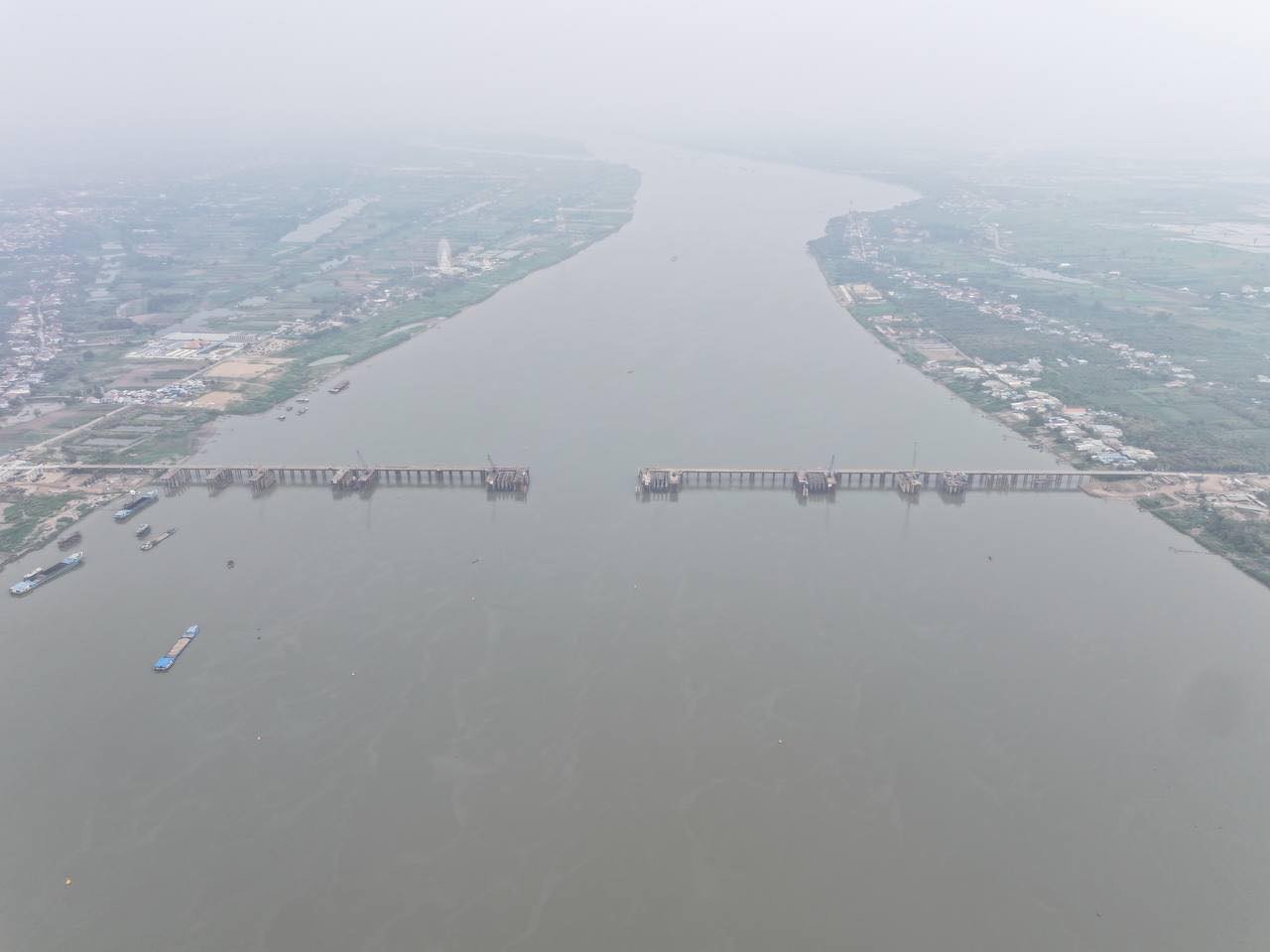 Image 2 for Dei Edth–Thmor Kor Mekong River Bridge Near 50% Completion, Running Ahead of Schedule