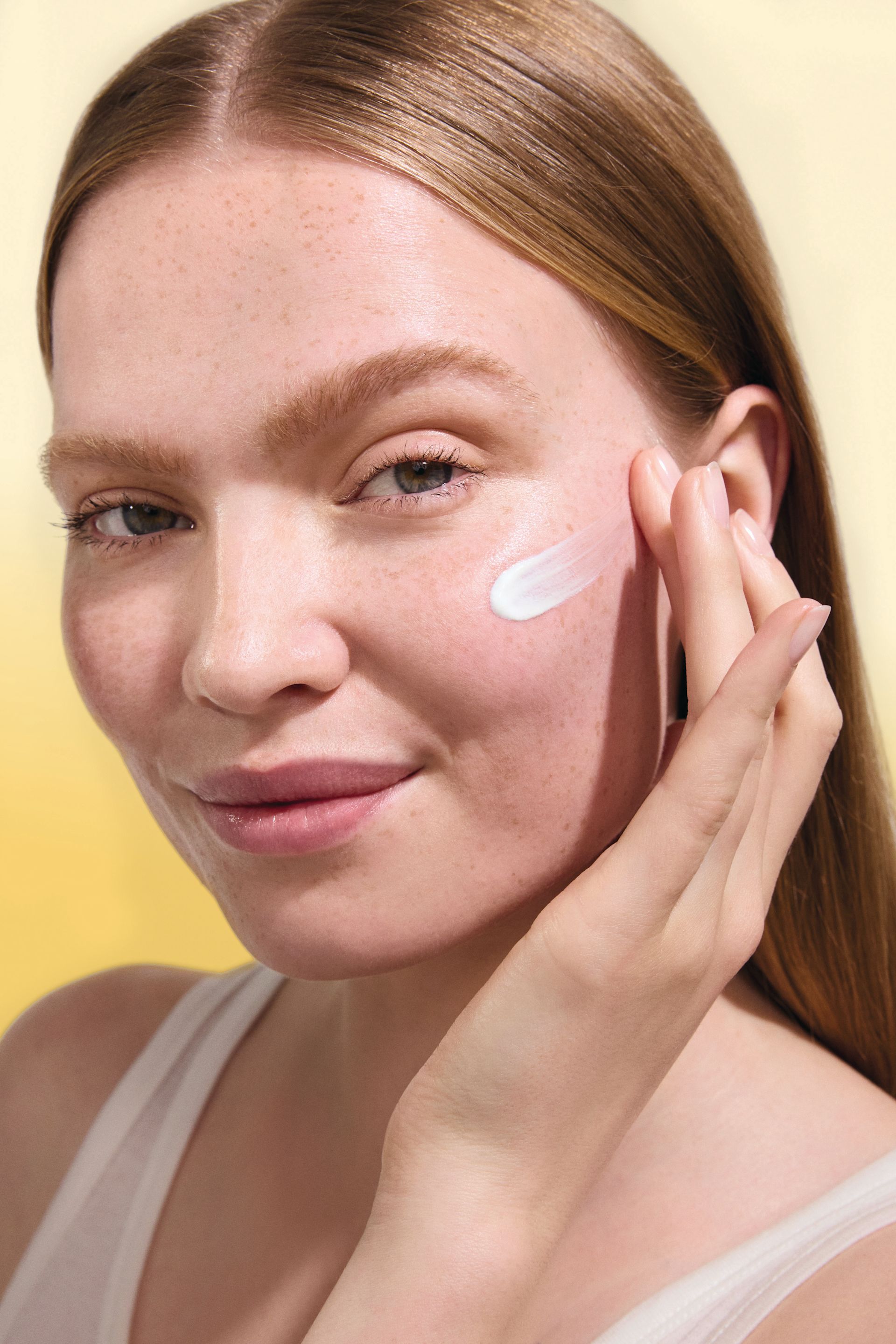 65101 - P00135810 Engla Ntg Still Sun Ultra Sheer Mineral Face Liquid SPF70 SWIPE US 4889 r3 CMYK