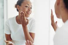 what_causes_acne_in_adult_women_640x427_resize