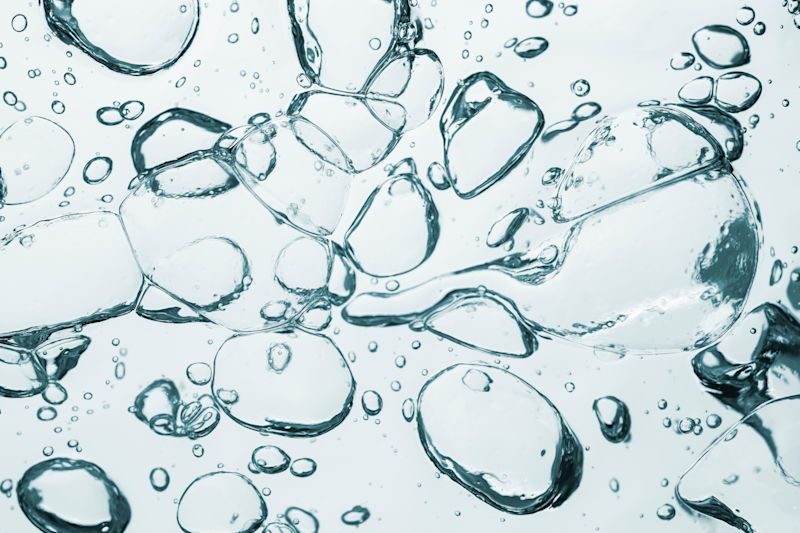 Gelartige Glycerin Substanz mit eingeschlossenen Blasen