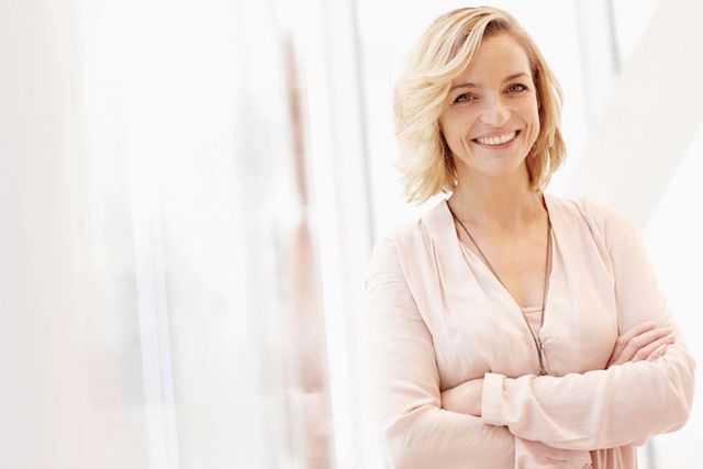 Anti-Ageing Ingredients for Mature Skin: Retinol, Hyaluronic Acid and Helioplex ® - Image 1 - Neutrogena - en-AU