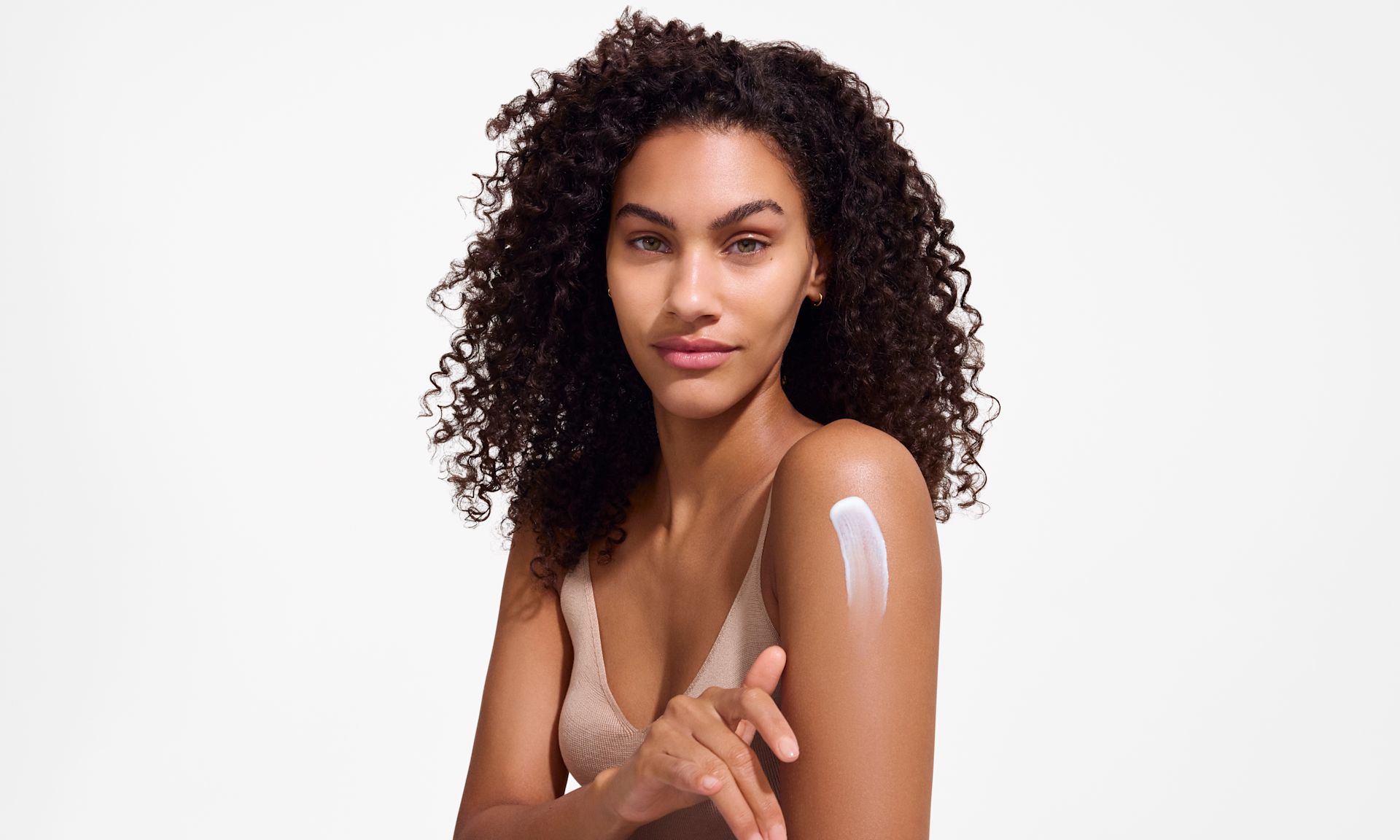 65101 - P00135810 Engla Ntg Still Sun Ultra Sheer Mineral Face Liquid SPF70 SWIPE US 4889 r3 CMYK (1)