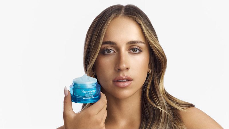 Weightless hydration that goes deep. Clinically-proven formula magnifies the power of Hyaluronic Acid