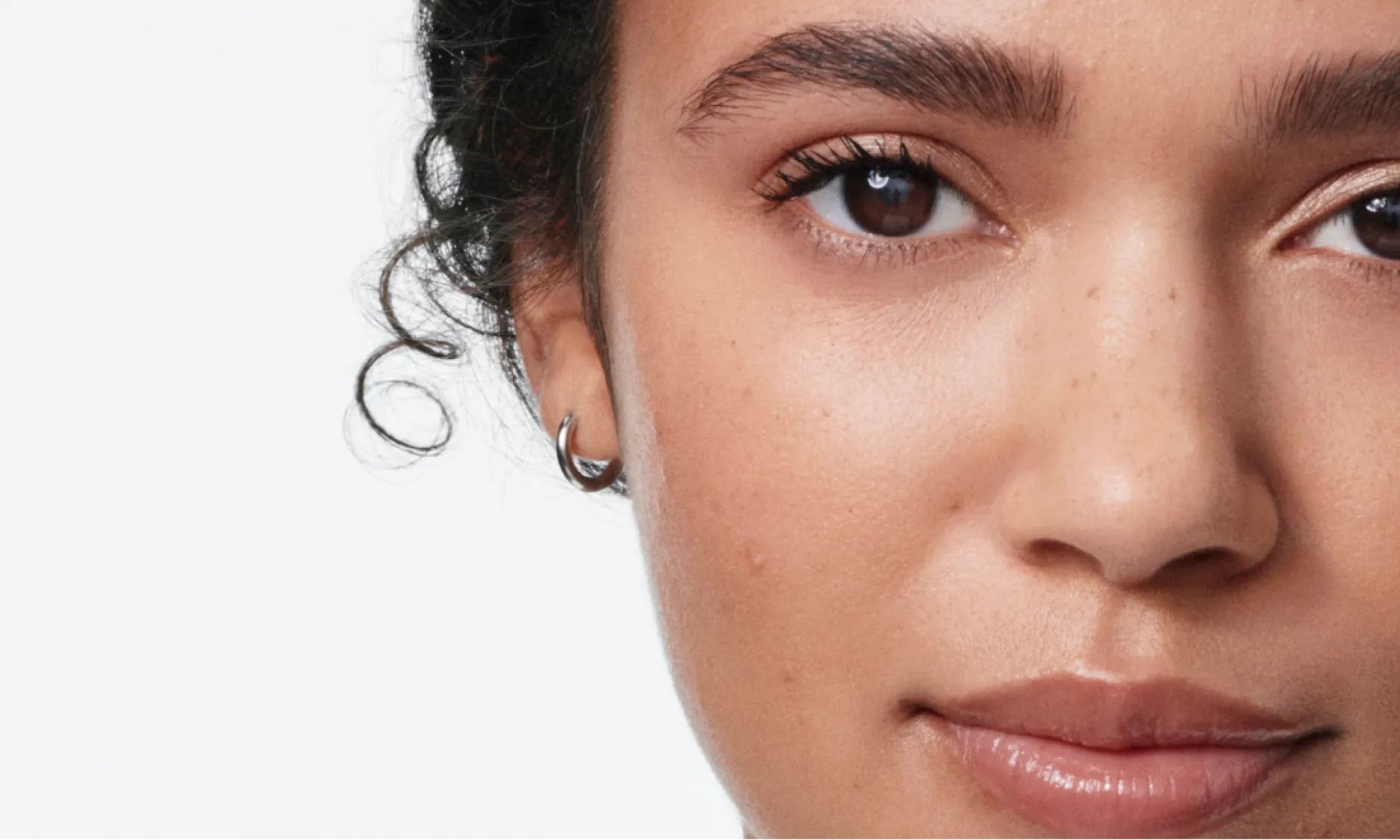 woman with clear skin after using Neutrogena® Acne products