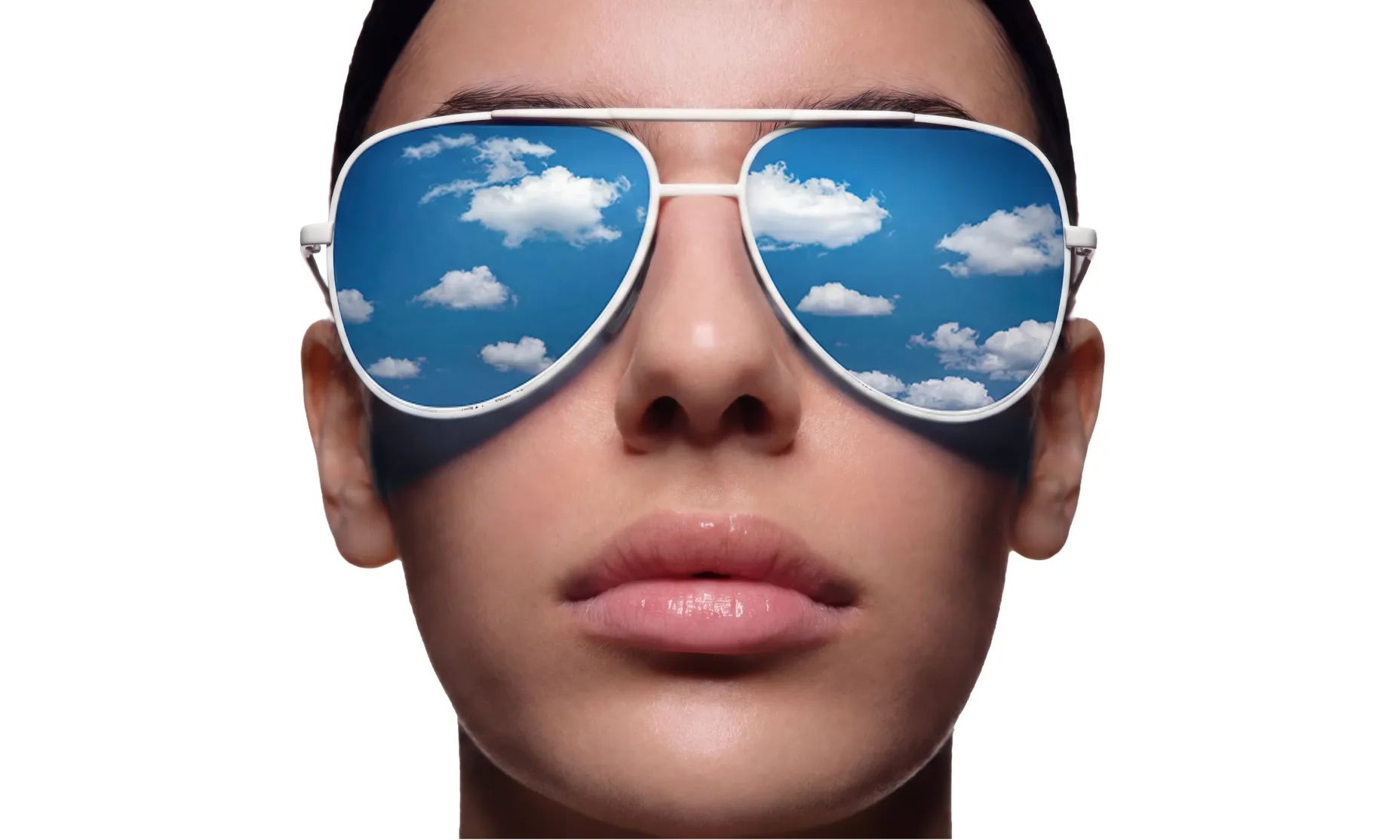 Woman with sunglasses reflecting the skin