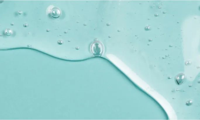 5% Glycolic Acid: Gold standard exfoliant to help improve the look of post-acne marks