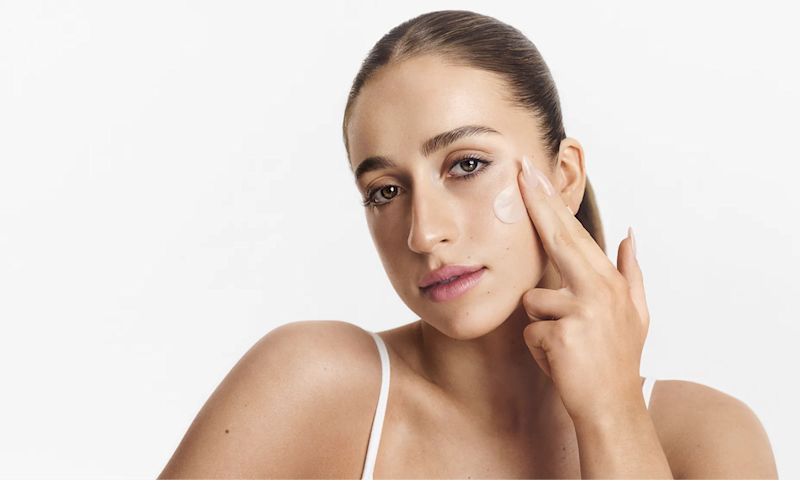 Weightless hydration that goes deep. Clinically-proven formula magnifies the power of Hyaluronic Acid