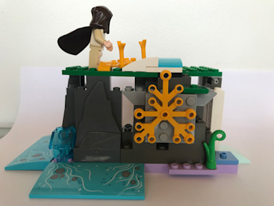Photograph of LEGO creation "Obi-wan's Hut"