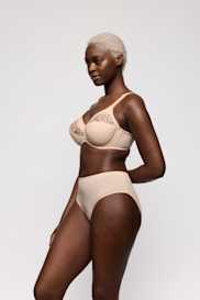 Salesbook image with head | Primadonna