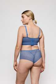 Salesbook image with head | Primadonna