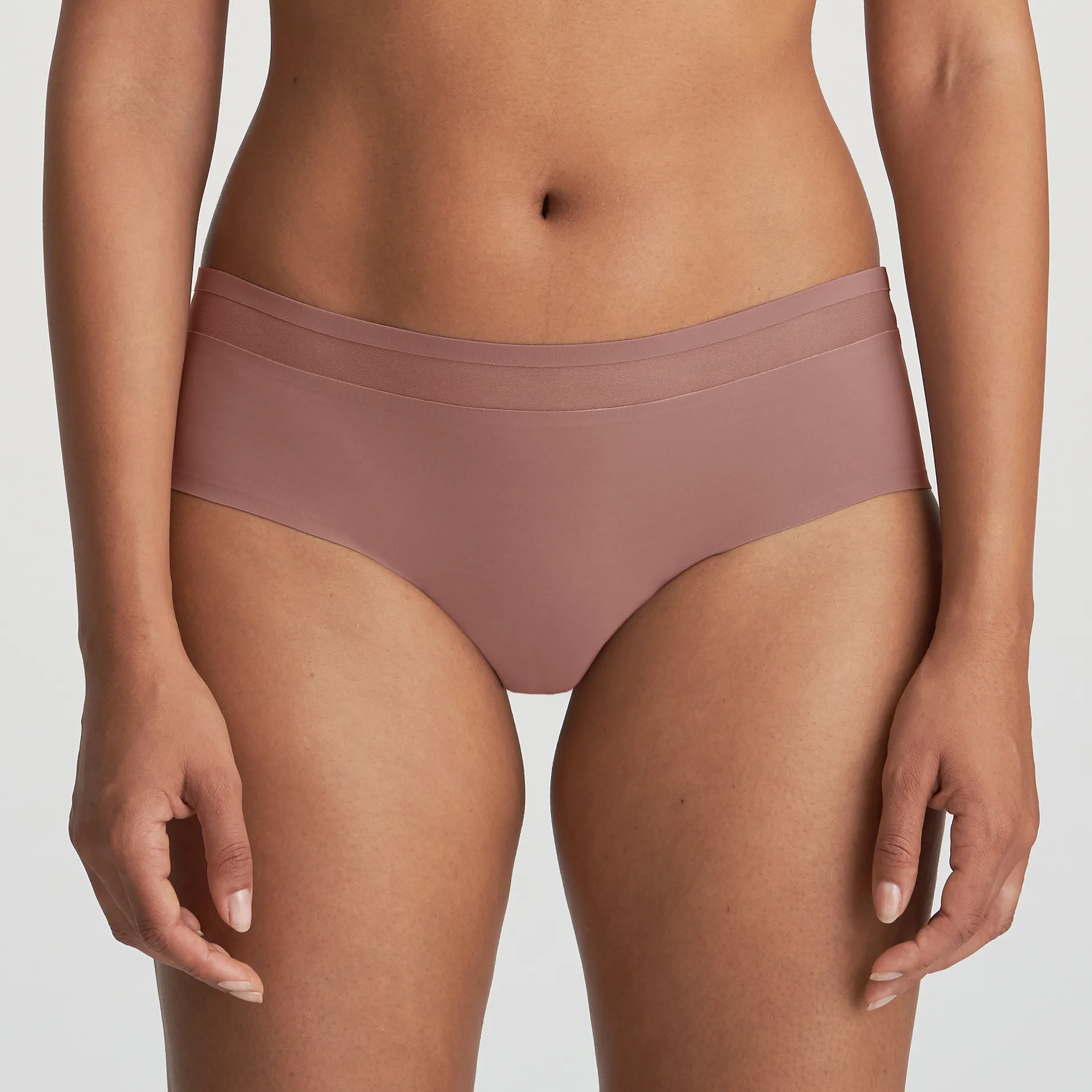 2 women's briefs in Nude Pink and Taupe Body Move