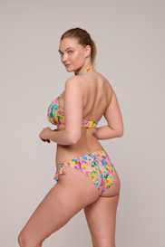 Salesbook image with head | Primadonna