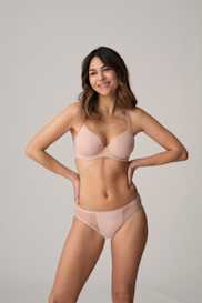 Salesbook image with head | Marie Jo
