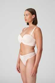 Salesbook image with head | Primadonna