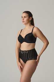 Salesbook image with head | Primadonna