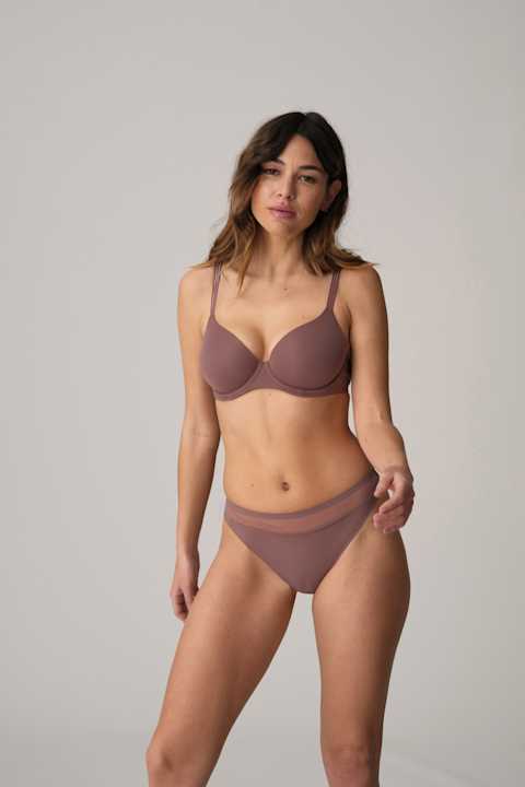 Salesbook image with head | Marie Jo