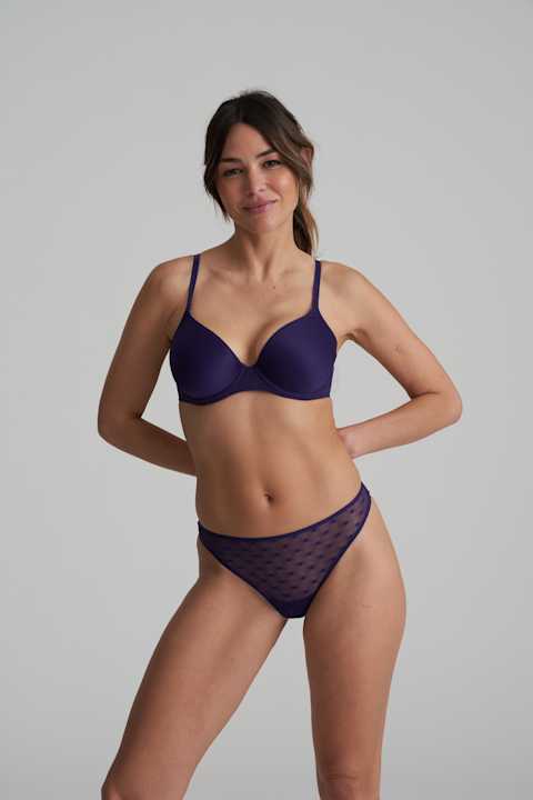 Salesbook image with head | Marie Jo