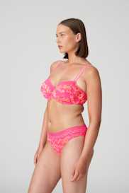 Salesbook image with head | Primadonna