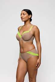 Salesbook image with head | Primadonna