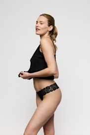 Salesbook image with head | Marie Jo