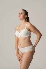 Salesbook image with head | Primadonna