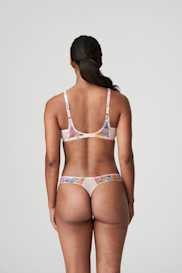 Salesbook image with head | Marie Jo