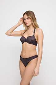 Salesbook image with head | Marie Jo