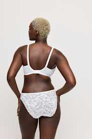 Salesbook image with head | Primadonna