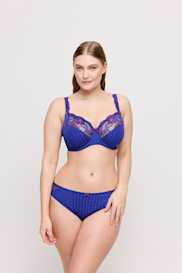 Salesbook image with head | Primadonna