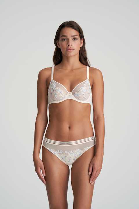 Salesbook image with head | Marie Jo