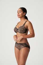 Salesbook image with head | Primadonna