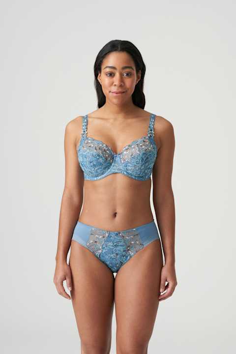 Salesbook image with head | Primadonna