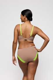 Salesbook image with head | Primadonna