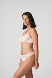 Salesbook image with head | Primadonna