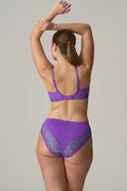 Salesbook image with head | Primadonna