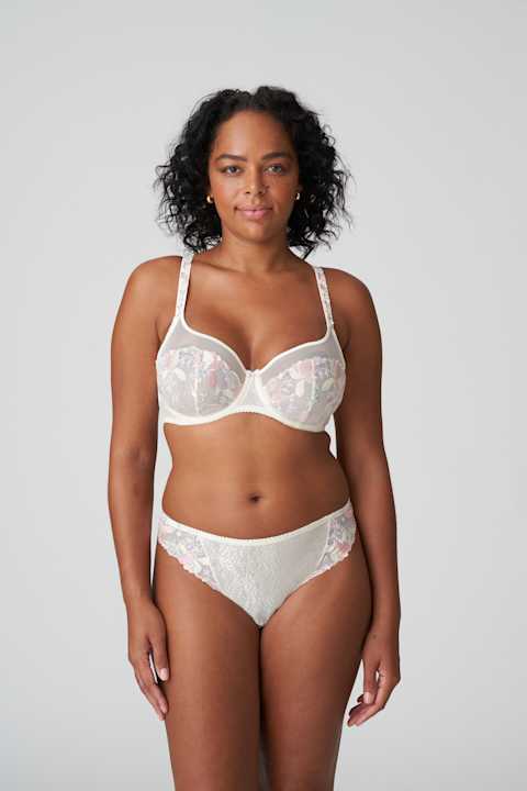 Salesbook image with head | Primadonna