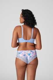 Salesbook image with head | Primadonna