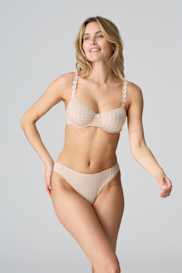 Salesbook image with head | Marie Jo